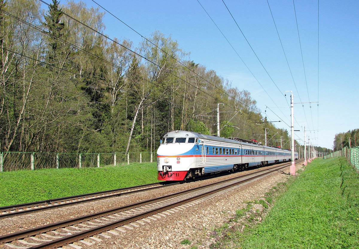 ЭР200