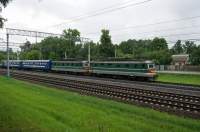  2-733/897