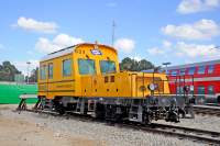   Plasser & Theurer EM-80E-832